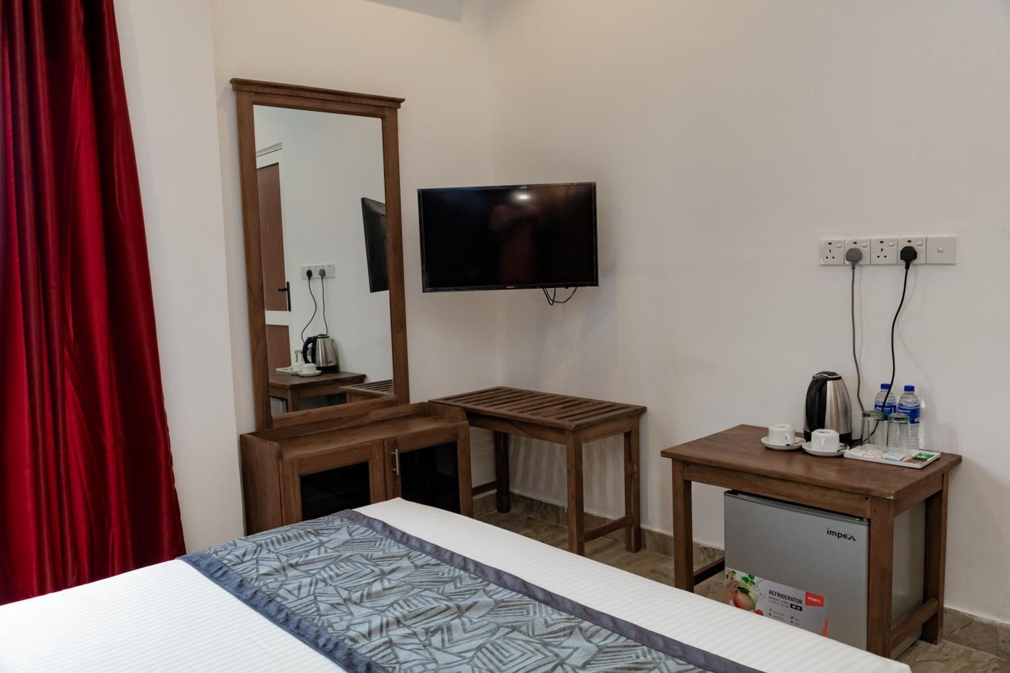 Pearl Island Inn Джафна Экстерьер фото